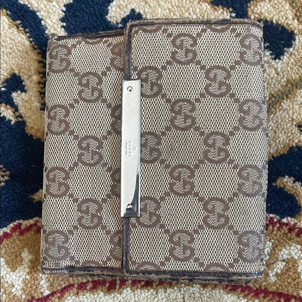Gucci Brown Monogram GG Canvas Wallet - Picture 2 of 12